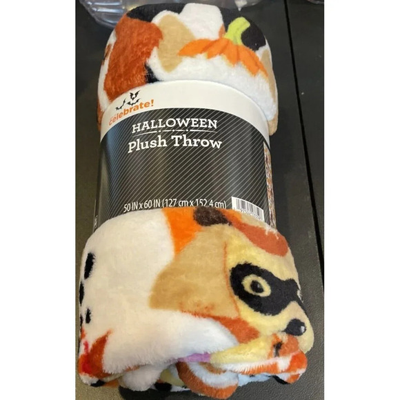 Halloween Plush Throw Dachshund Bulldog Asst Costume Dogs Blanket 50” X 60” NEW - Picture 1 of 3